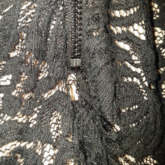 Alice + Olive Black Lace Evening Gown - Picture 6 of 6